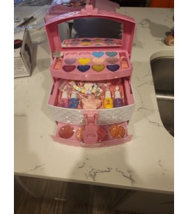 Girl's Makeup Toy Kits. 1296units. EXW Los Angeles 